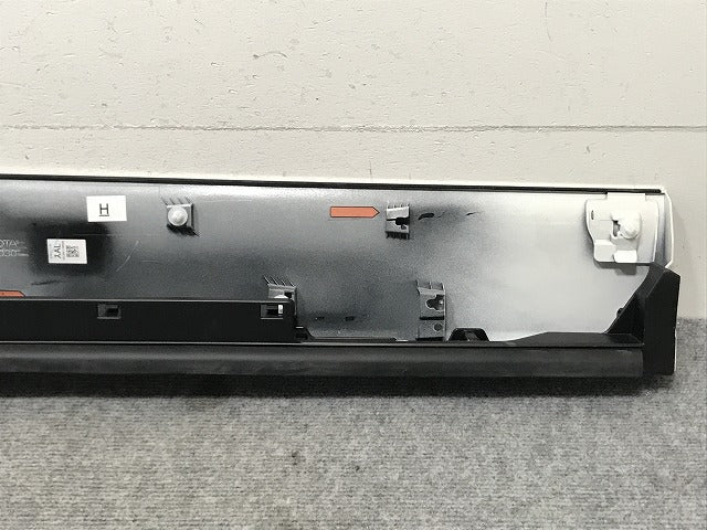 ヴォクシー/ノア 90系/ZWR90W/ZWR95W/MZRA90W/MZRA95W 純正 左 スライド ドア サイドパネル 76906-V1030 ホワイトパール 070 トヨタ(135192)