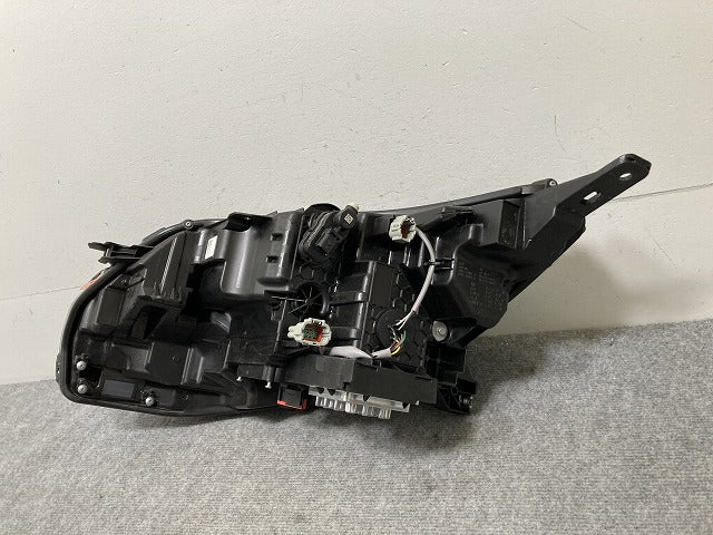 オーラ/AURA FE13/FSNE13 純正 右 ヘッドライト/ランプ LED レベライザー 刻印C ICHIKOH 1994/26010 6XL2A 日産(135210)