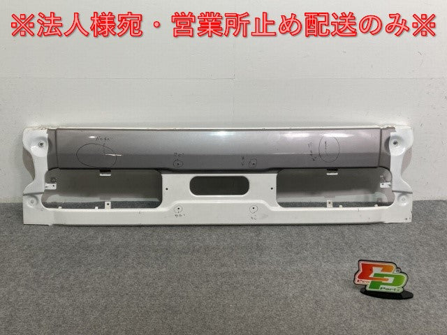 UDトラックス/クオン 初代(2004年-2017年) 純正 フロント バンパー センター部分 グレー メタリック 日産UD(135287)