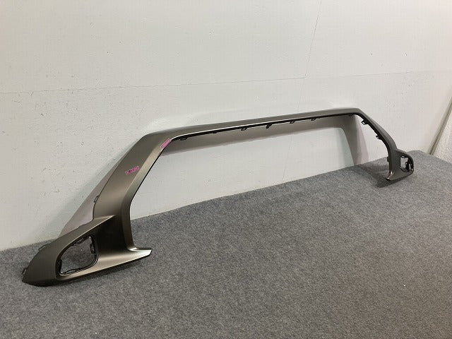 新品!カローラ クロス/HV ZSG10/ZVG11/ZVG15 純正 フロント バンパー ガーニッシュ/グリルモール 53121-16070 53121-16070 トヨタ(135325)