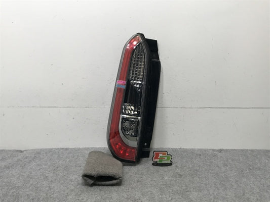ルークス ハイウェイスター B44A/B45A/B47A/B48A/ekクロススペース B34A/B35A/B37A/B38A 純正 左 テールランプ LED 1146-406(135349)