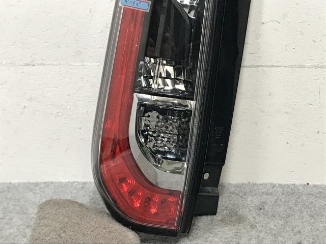 ルークス ハイウェイスター B44A/B45A/B47A/B48A/ekクロススペース B34A/B35A/B37A/B38A 純正 左 テールランプ LED 1146-406(135349)