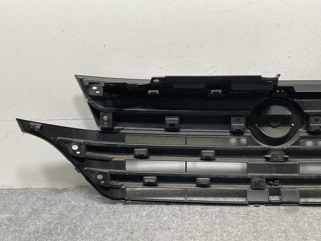デイズルークス/ハイウェイスター B21A 純正 前期 フロント グリル/ラジエーターグリル カメラ穴付 6400F829 素地 日産(135358)