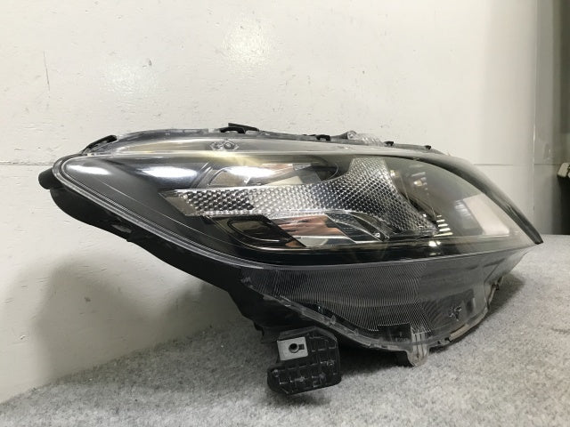 ジェイド FR4/FR5 純正 前期 右 ヘッドライト/ランプ LED レベライザー 刻印J1 STANLEY W2345 ホンダ(135380)