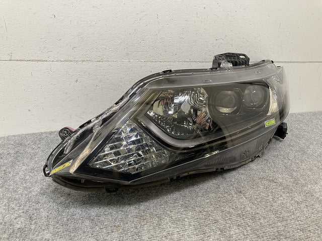 ジェイド FR4/FR5 純正 前期 左 ヘッドライト/ランプ ハロゲン レベライザー 刻印J1 STANLEY W2345 ホンダ(135382)