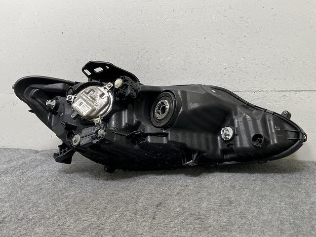 ジェイド FR4/FR5 純正 前期 左 ヘッドライト/ランプ ハロゲン レベライザー 刻印J1 STANLEY W2345 ホンダ(135382)