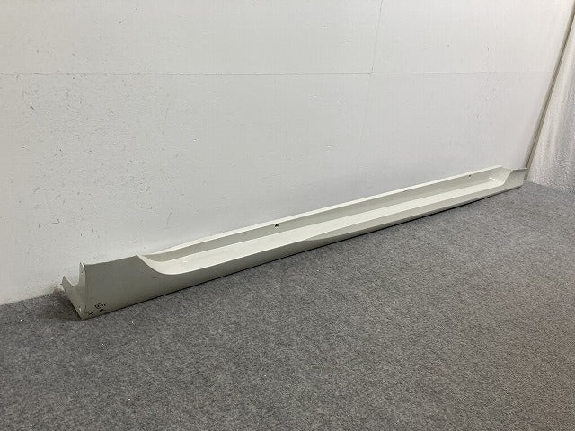 プリウス 50系/ZVW50/ZVW51/ZVW55 純正 右 サイドステップ/サイドスカート 75850-47030 ホワイトパールクリスタルシャイン 070 トヨタ(135401)