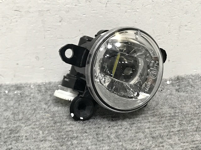 タント カスタム/シフォン カスタム LA650S/F/LA660S/F 純正 右 フォグランプ/フォグライト LED 81210-B5030/90147855 ダイハツ(135413)