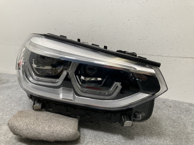 ジャンク!X3/X4 G01/G02 純正 前期 右 ヘッドライト/ランプ LED AL Automotive Lighting 8739656-05 BMW(135429)