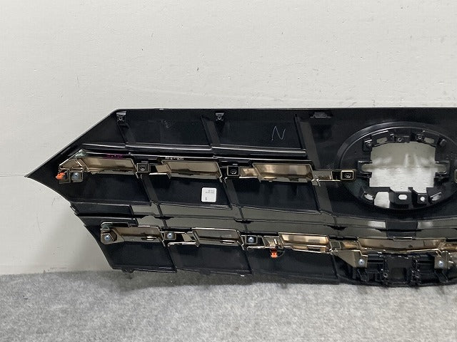 新車取り外し!アルファード 40系/AGH40W/AGH45W 純正 フロント グリル/ラジエーターグリル カメラ穴付 53111-V2010 トヨタ(135461)