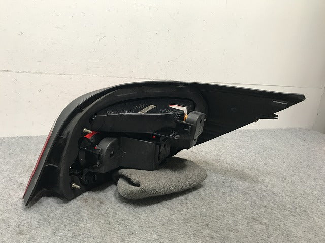 5シリーズ E60 純正 前期 左 テールランプ/ライト/レンズ ハロゲン 7 165 737/7165737 BMW(135472)