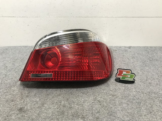 5シリーズ E60 純正 前期 右 テールランプ/ライト/レンズ ハロゲン 7 165 738/7165738 BMW(135474)