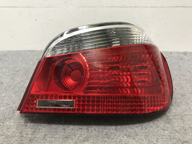 5シリーズ E60 純正 前期 右 テールランプ/ライト/レンズ ハロゲン 7 165 738/7165738 BMW(135474)