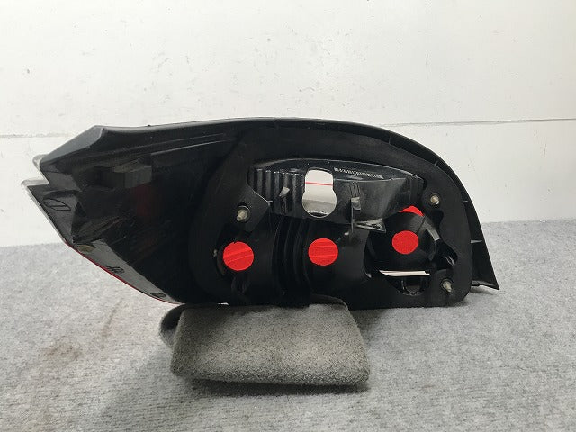 5シリーズ E60 純正 前期 右 テールランプ/ライト/レンズ ハロゲン 7 165 738/7165738 BMW(135474)