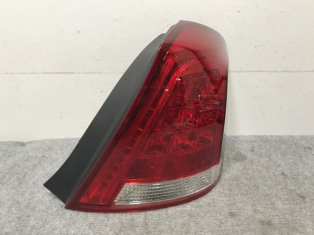 クラウン マジェスタ 200系/UZS207/URS206 純正 右 テールランプ/ライト/レンズ LED STANLEY 30-362 81551-30A21 トヨタ(135567)