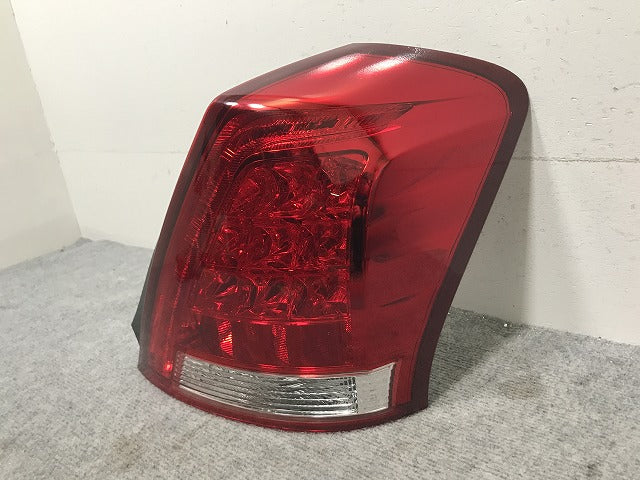 クラウン マジェスタ 200系/UZS207/URS206 純正 右 テールランプ