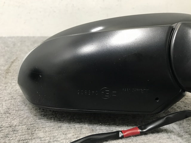 ヤリスクロス/ハイブリッド MXPB10/MXPB15/MXPJ10/MXPJ15 純正 右ドアミラー 7線 ウインカー付 Murakami J259/52-287 ブラック 209(135576)