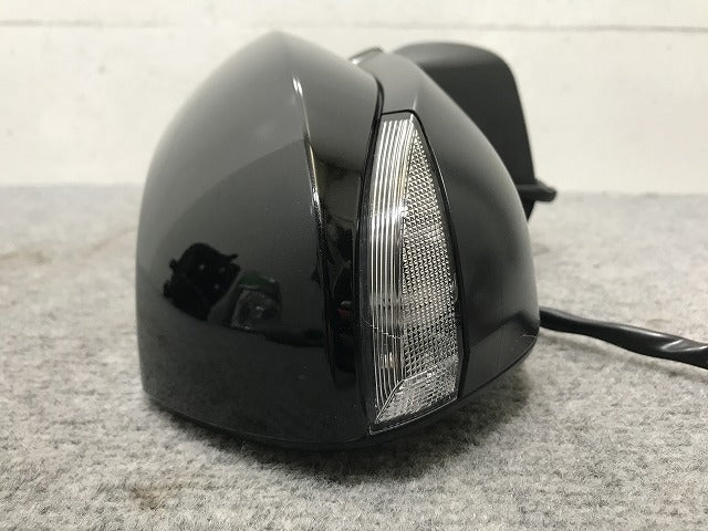 ヤリスクロス/ハイブリッド MXPB10/MXPB15/MXPJ10/MXPJ15 純正 右ドアミラー 7線 ウインカー付 Murakami J259/52-287 ブラック 209(135576)