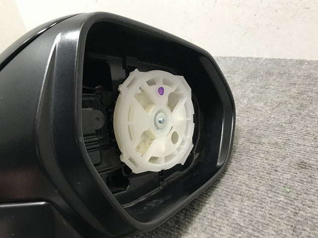 ヤリスクロス/ハイブリッド MXPB10/MXPB15/MXPJ10/MXPJ15 純正 右ドアミラー 7線 ウインカー付 Murakami J259/52-287 ブラック 209(135576)