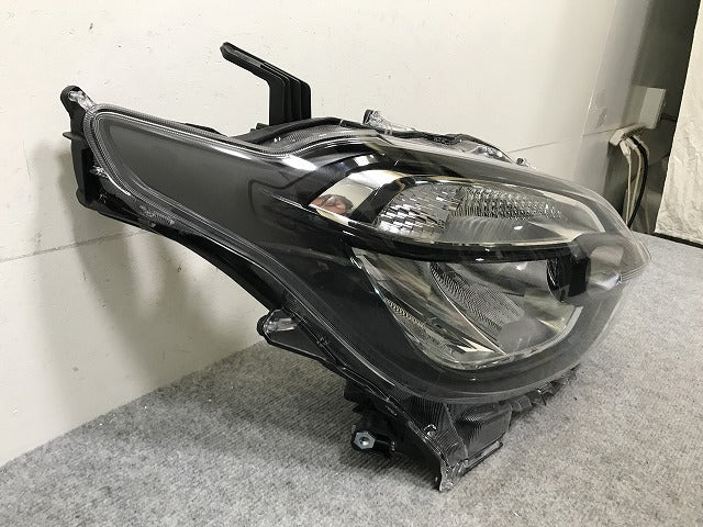 シエンタ X/G MXPC10G ハイブリッド/MXPL10G/MXPL15G 純正 右 ヘッドライト LED レベライザー 刻印S4 KOITO 52-339 81105-52P00(135588)