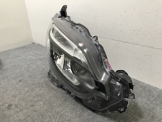 シエンタ X/G MXPC10G ハイブリッド/MXPL10G/MXPL15G 純正 右 ヘッドライト LED レベライザー 刻印S4 KOITO 52-339 81105-52P00(135588)
