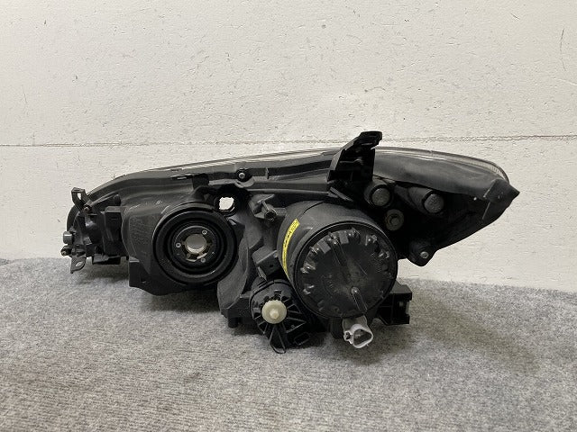ウィッシュ 20/ZGE20G/ZGE25G/ZGE20W/ZGE22W/ZGE25W 純正 後期 右 ヘッドライト キセノン HID レベ AFS無 刻印2 68-16 81145-68100(135589)