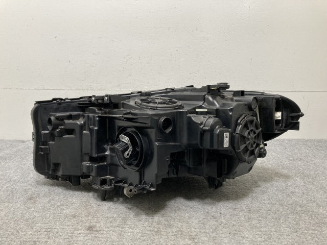 ジャンク!5シリーズ G30/G31 純正 右 ヘッドライト/ランプ LED 7439196-04 BMW(135628)