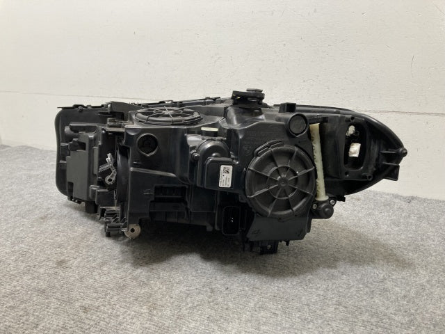 ジャンク!5シリーズ G30/G31 純正 右 ヘッドライト/ランプ LED 7439196-04 BMW(135628)