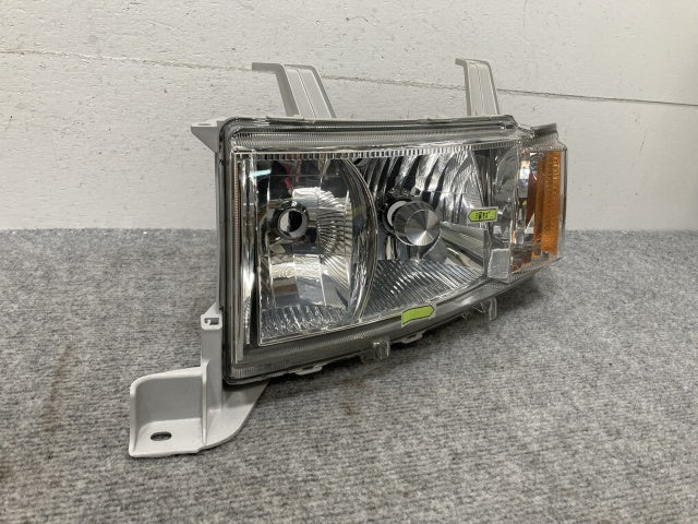 ビービー/bB NCP30/NCP31 純正 後期 左 ヘッドライト/ランプ キセノン HID レベライザー KOITO 52-119 81185-52500 トヨタ(135659)