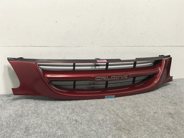 新品!カルディナ ST210G/AT211G/CT216G/ST215G 純正 フロントグリル/ラジエーターグリル 53111-21040 53111-21040-D0 レッド トヨタ(135661)