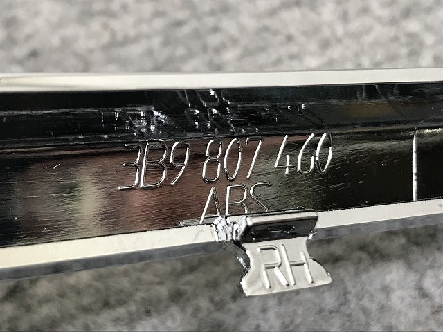 新品!パサート 3B/2001-2005 純正 右 リア バンパーメッキモール 3B9 807 460 3B98074602ZZ メッキ フォルクスワーゲン(135671)