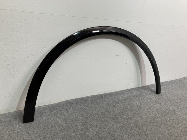 XT5 C1系 純正 右 フロント フェンダーアーチモール/オーバーフェンダー AMW04169 ブラック メタリック キャデラック(135677)