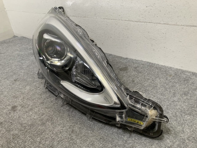 アクア/AQUA NHP10 純正 後期 右 ヘッドライト/ランプ LED レベライザー 刻印G KOITO 52-315 トヨタ(135683)
