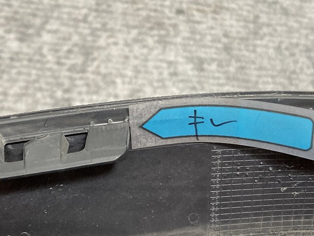 GLAクラス X156 純正 右 フロント フェンダーアーチモール/オーバーフェンダー A156 885 24 22 素地 メルセデスベンツ(135695)