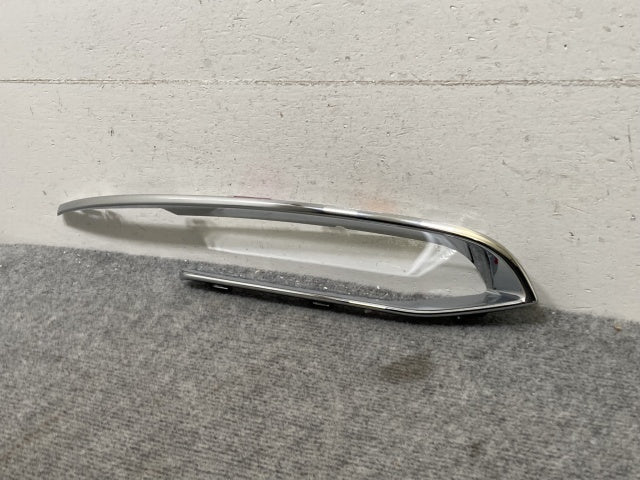 新品!5シリーズ F10/F11 純正 右 フォグランプ ガーニッシュ 5111 7 331 768 51117331770 メッキ BMW(135704)