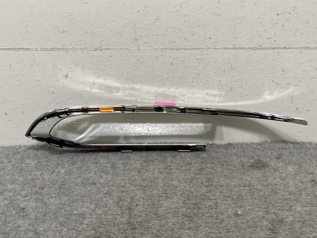 新品!5シリーズ F10/F11 純正 右 フォグランプ ガーニッシュ 5111 7 331 768 51117331770 メッキ BMW(135704)