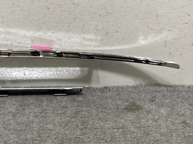 新品!5シリーズ F10/F11 純正 右 フォグランプ ガーニッシュ 5111 7 331 768 51117331770 メッキ BMW(135704)