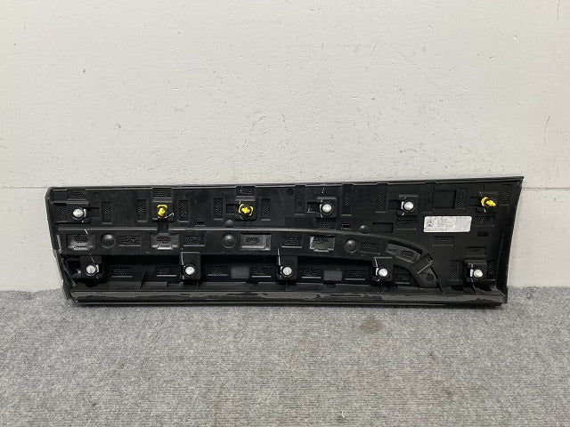 XT4 E2UL 純正 右 リア ドア サイドパネル BDE00460 シルバー メタリック キャデラック(135708)
