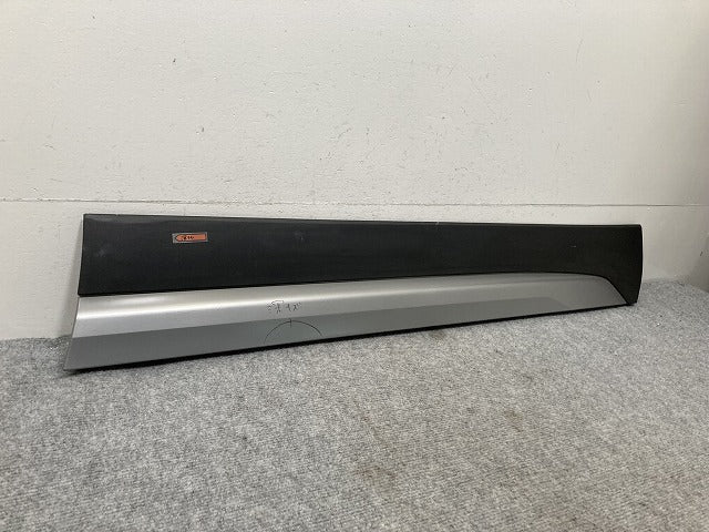キャデラック XT4 E2UL 純正 右 フロント ドア サイドパネル/モールディング BDE00213 Cadillac(135709)
