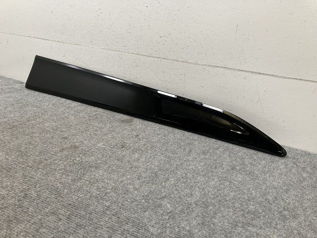新車取り外し!クラウン/クロスオーバー TZSH35/AZSH35 純正 右 フロント サイド ドア ガーニッシュ 75731-30611 ブラック ソリッド トヨタ(135727)