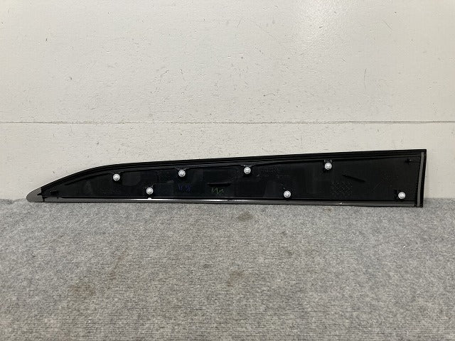 新車取り外し!クラウン/クロスオーバー TZSH35/AZSH35 純正 右 フロント サイド ドア ガーニッシュ 75731-30611 ブラック ソリッド トヨタ(135727)