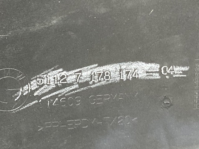 新品!5シリーズ E60 純正 リア バンパー 5112 7 178 174-04/51127178174 シルバー メタリック BMW(135760)