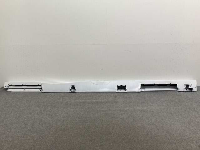 セレナ/ハイウェイスター ルキシオン e-POWER C28/FC28/FNC28/GFC28 純正 左 サイドステップ/スカート 76851 7DF0A ホワイト QBE(135788)