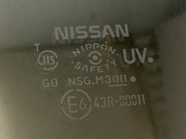 ノート/NOTE E12/HE12/NE12/SNE12 純正 左 フロント ガラス 43R-00011 日産(135906)