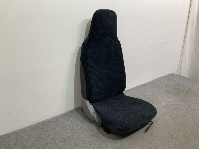 新車取り外し!ダイナ/トヨエース/デュトロ/カムロード 平成23年7月~ 標準車 1.5t 純正 運転席シート/ドライバーシート トヨタ(135918)
