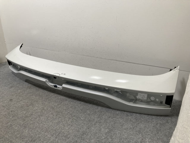 ハリアー/ハイブリッド/PHEV 80系/MXUA80/MXUA85/AXUH80/AXUH85/AXUP85 純正 リア ガーニッシュ 76801-48541 ホワイト パール(135982)