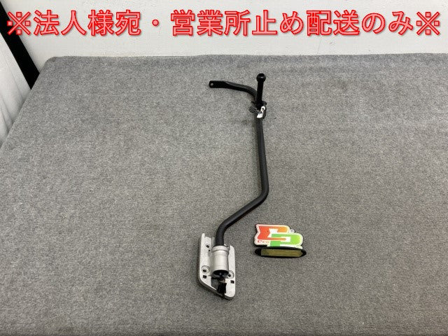 新車取り外し!ギガ/ファイブスター 2代目 2015- 純正 右 ミラーステー 1-86712144-0 いすゞ(136167)