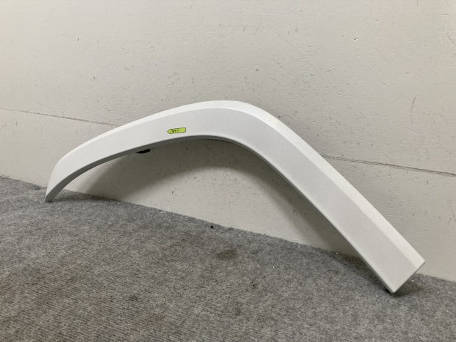新車外し!ランドクルーザー/ランクル FJA300W/VJA300W 純正 右 リア クォーター アーチモール/オーバーフェンダー 75605-60120 090(136269)