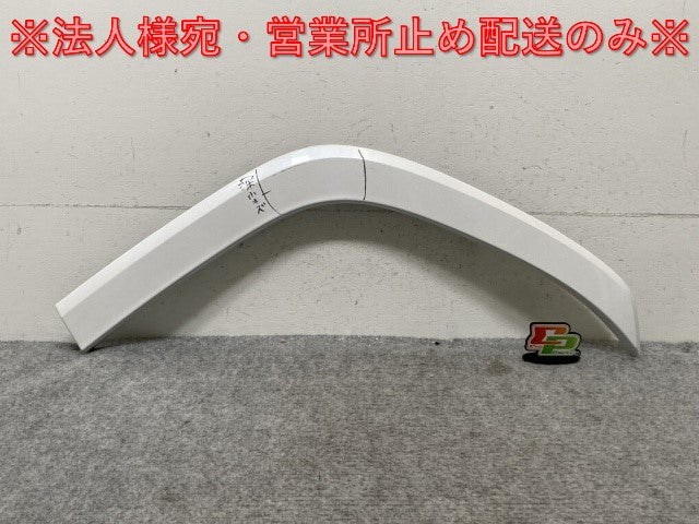 新車取り外し!ランドクルーザー/ランクル FJA300W/VJA300W 純正 左 リア クォーター アーチモール/オーバーフェンダー 75606-60120(136387)