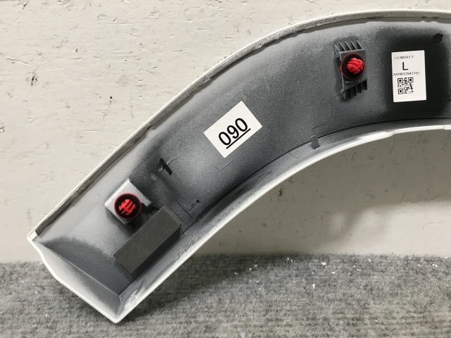 新車外し!ランドクルーザー/ランクル FJA300W/VJA300W 純正 左 リア ドア オーバーフェンダー/フェンダーアーチモール 75078-60060(136393)